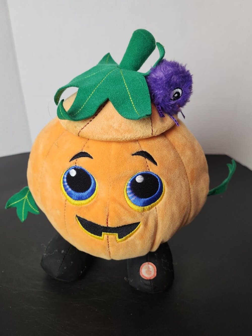 Hallmark Dance-O-Lantern Singing Dancing Plush Pumpkin with Spider Halloween